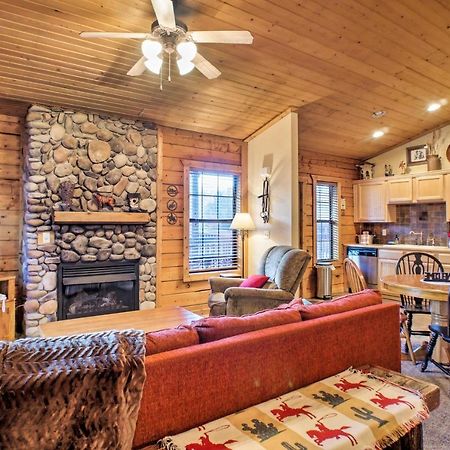 Cabin-Style Studio Right Off The Branson Strip! 아파트 외부 사진