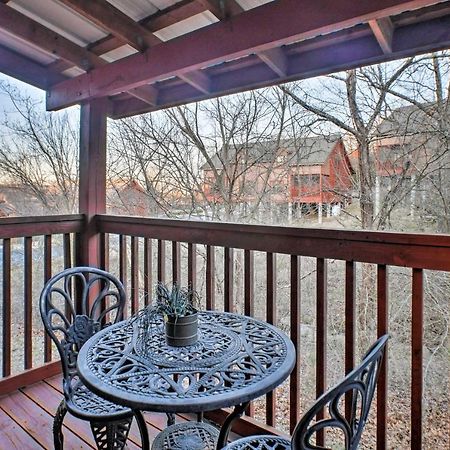Cabin-Style Studio Right Off The Branson Strip! 아파트 외부 사진