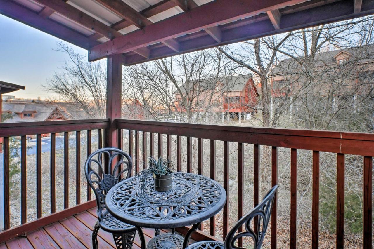 Cabin-Style Studio Right Off The Branson Strip! 아파트 외부 사진