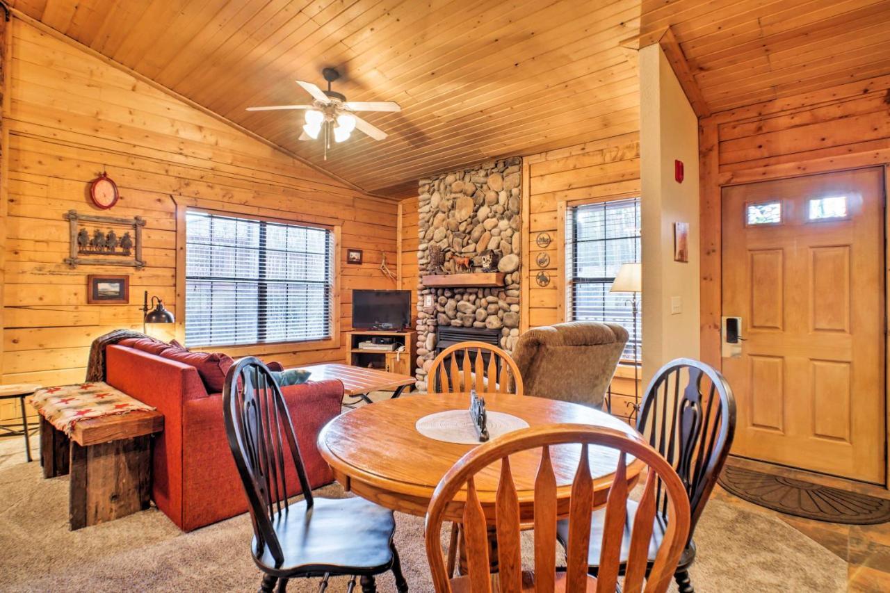 Cabin-Style Studio Right Off The Branson Strip! 아파트 외부 사진